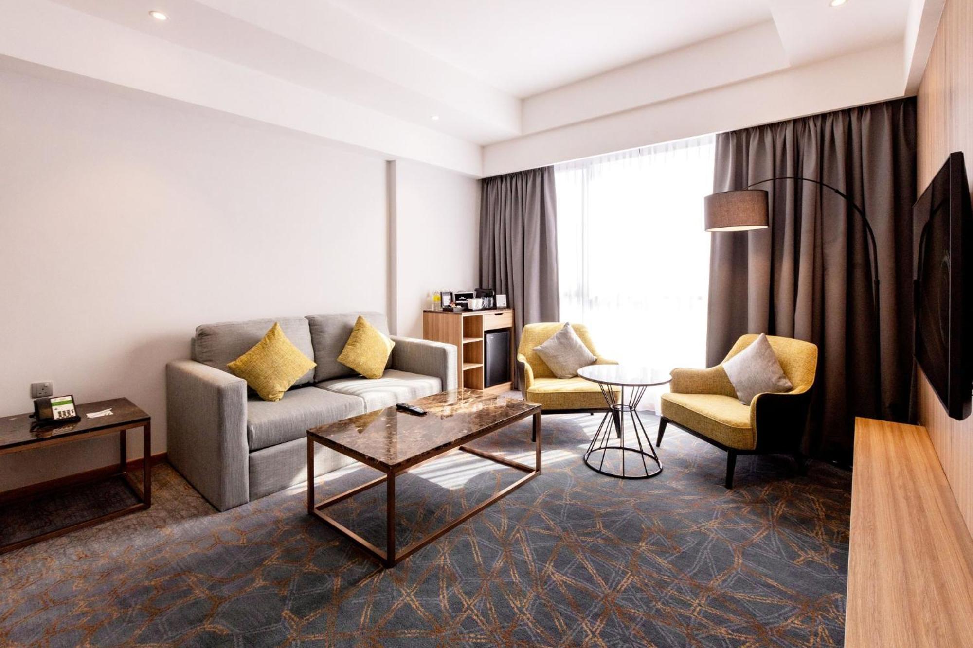 - Airport Hotel 4*