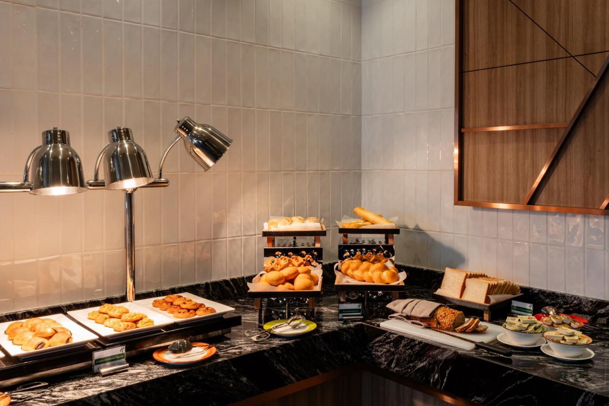 - Airport Hotel 4*