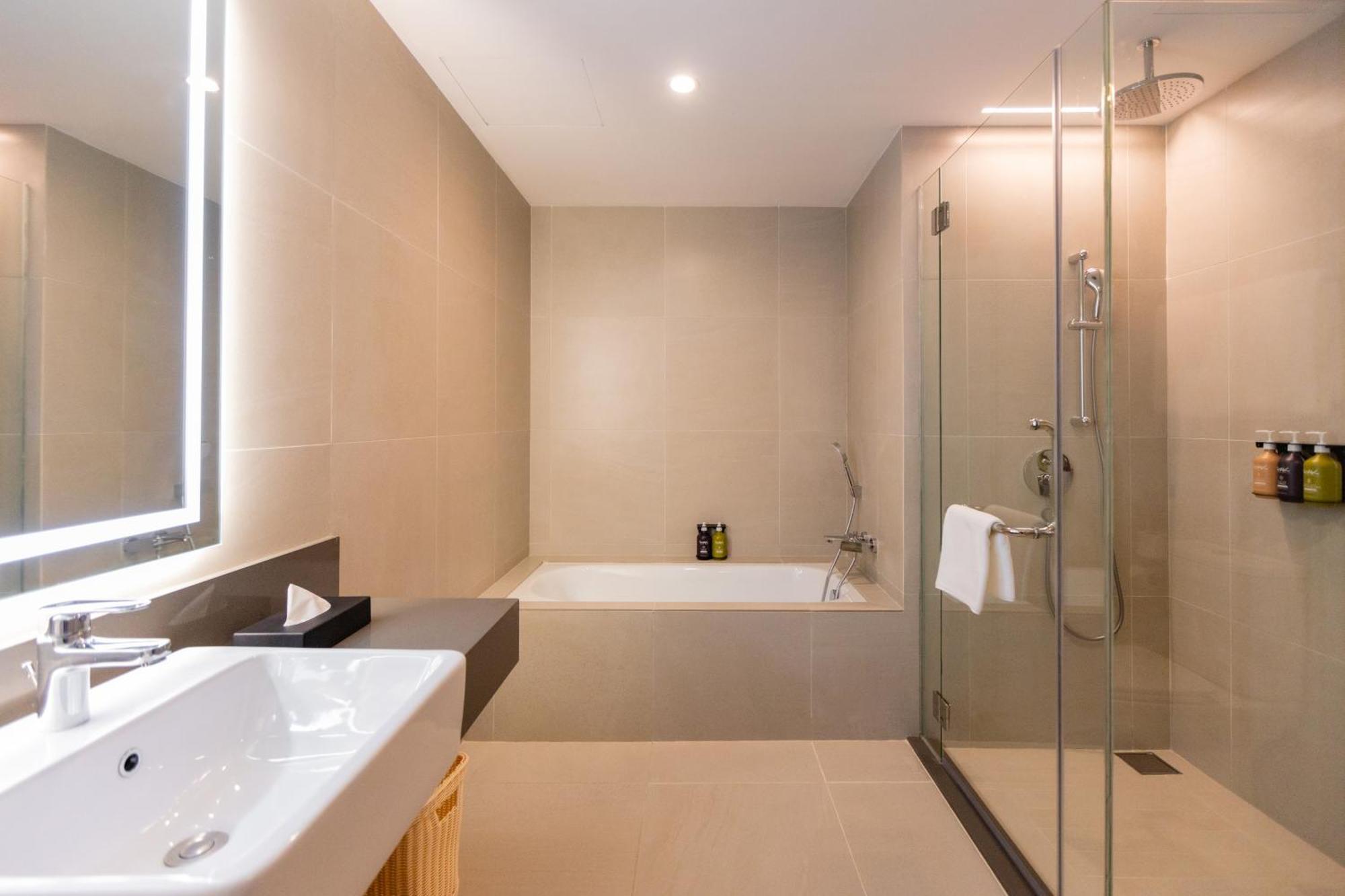 - Airport Hotel 4*